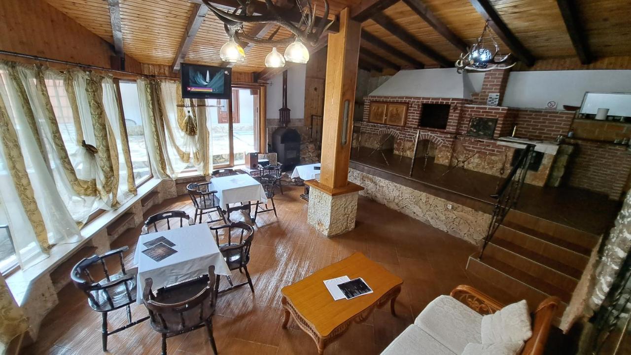 Hanul Vanatorului Gureni Exterior foto